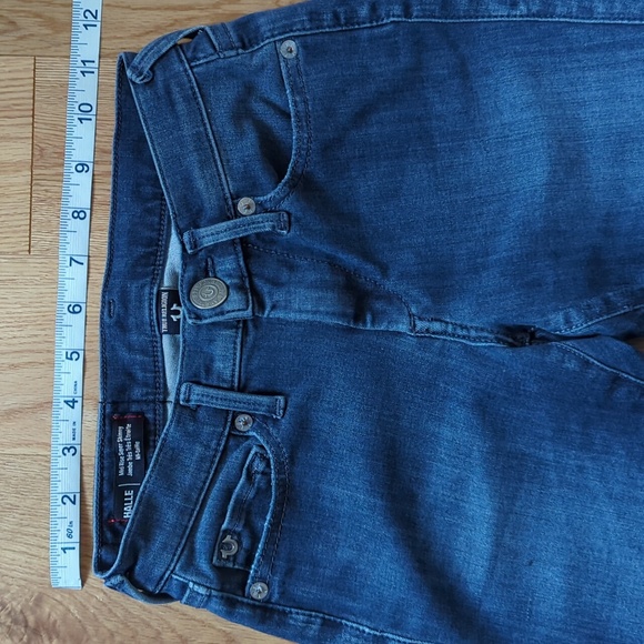 True Religion. Halle Mid-Rise Super Skinny Jeans. Size 23. - Picture 6 of 8